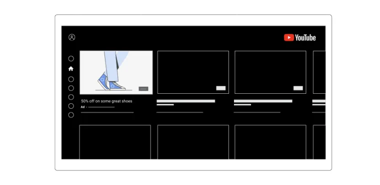 YouTubeホームフィードでのインフィード広告の表示イメージ。通常動画のサムネイルと並び「広告」ラベルつきのサムネイル・見出し・説明文が表示されている